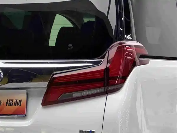 Toyota Alphard 2021