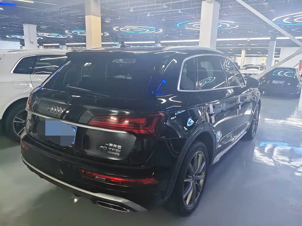 Audi Q5L 2022 — фото 23