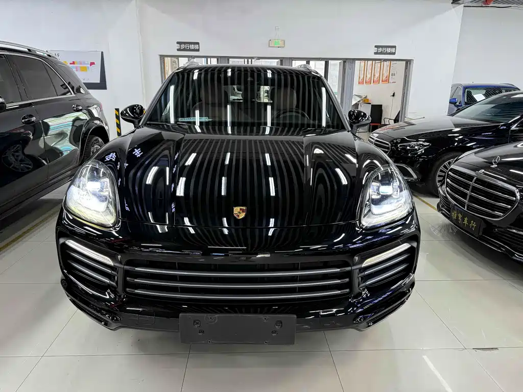 Porsche Cayenne Hybrid 2019 — фото 2