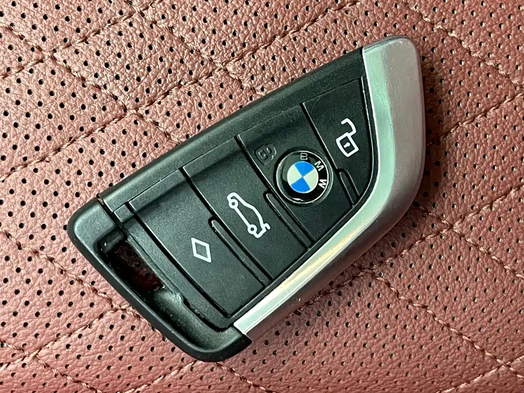 BMW 3 Series 2022 — фото 14