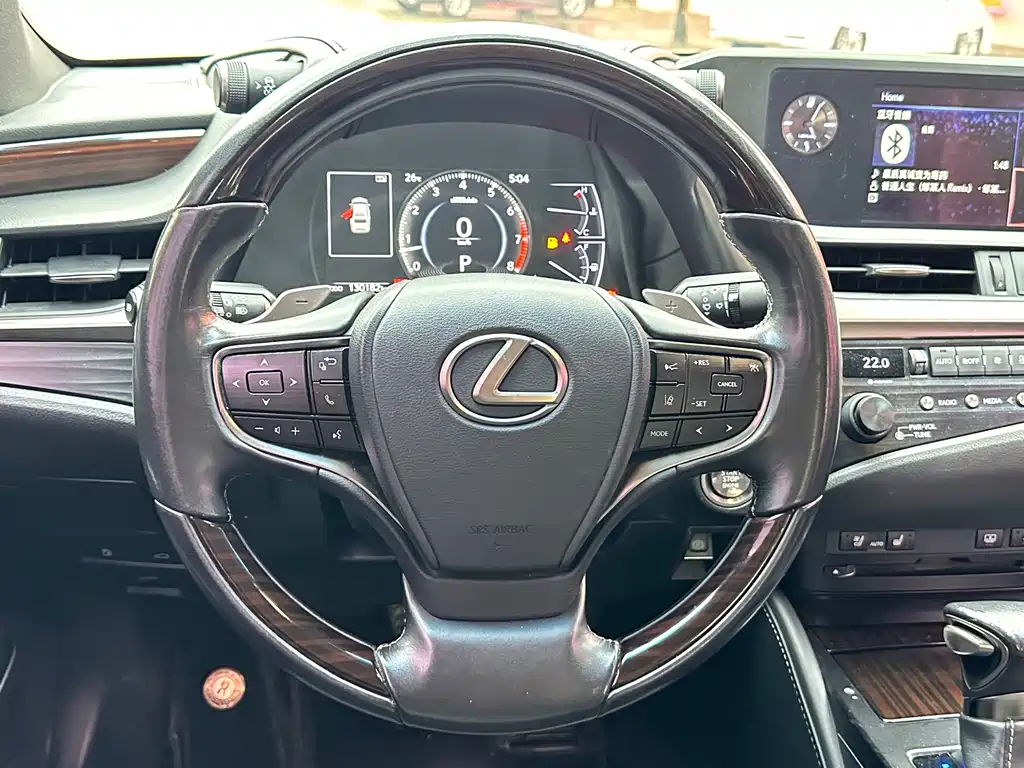 Lexus ES 2018 — фото 5