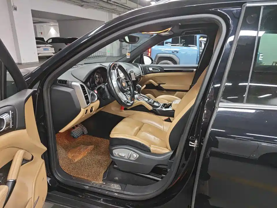 Porsche Cayenne 2015 — фото 6