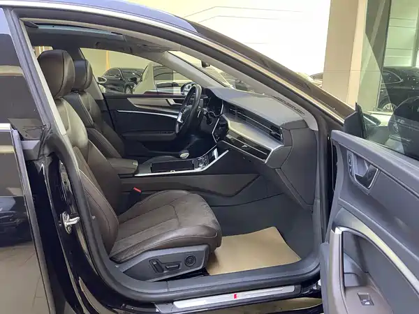Audi A7L 2024