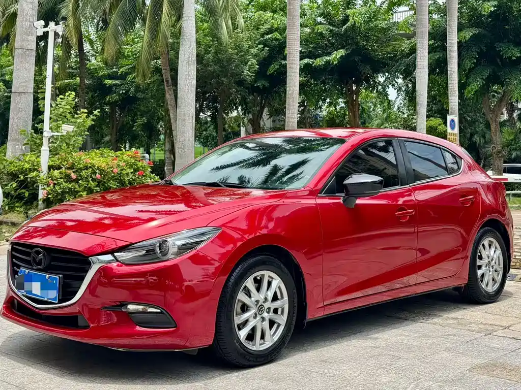 Mazda 3 Axela 2017 — фото 1