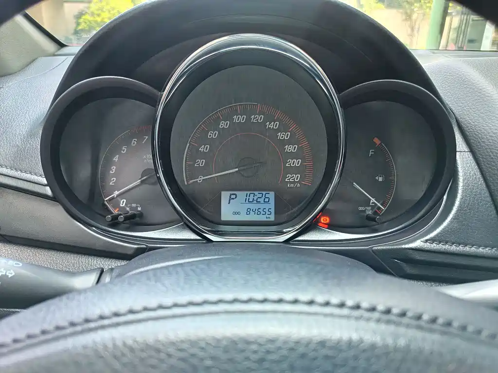 Toyota Yaris L 2020 — фото 11