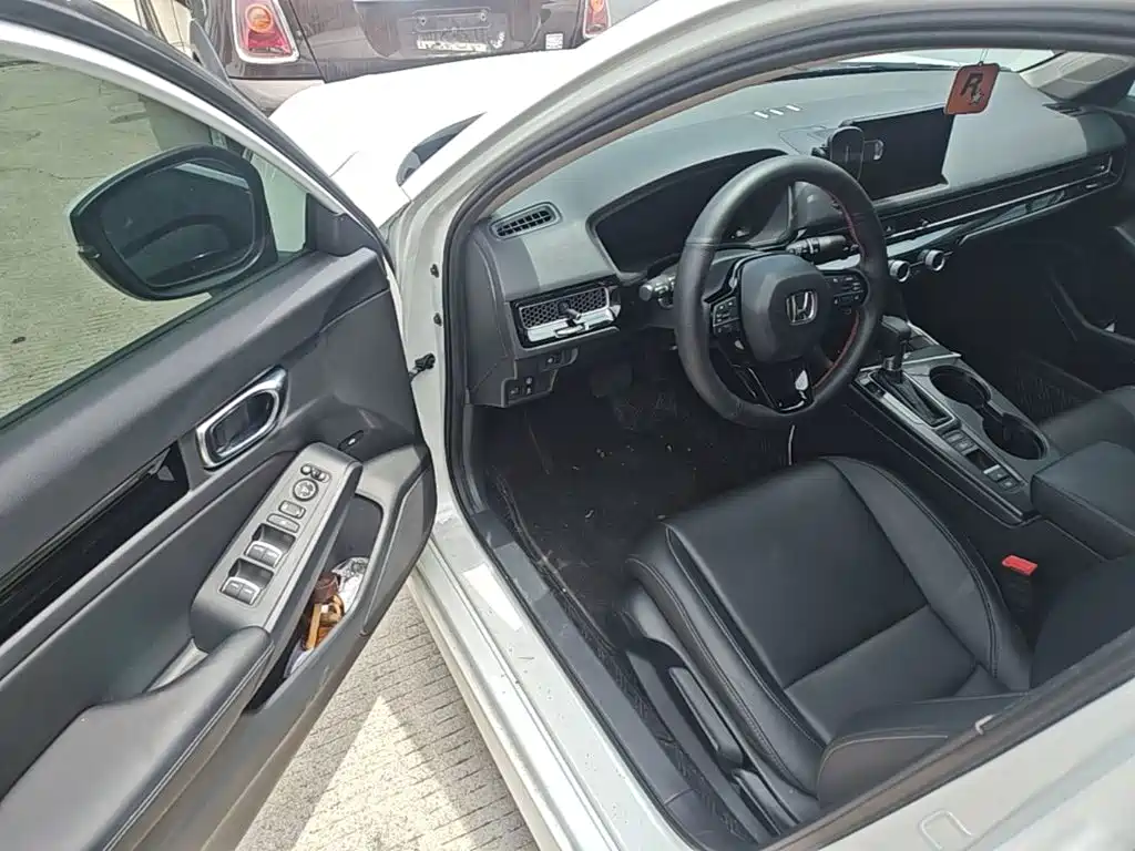 Honda Civic 2023 — фото 16