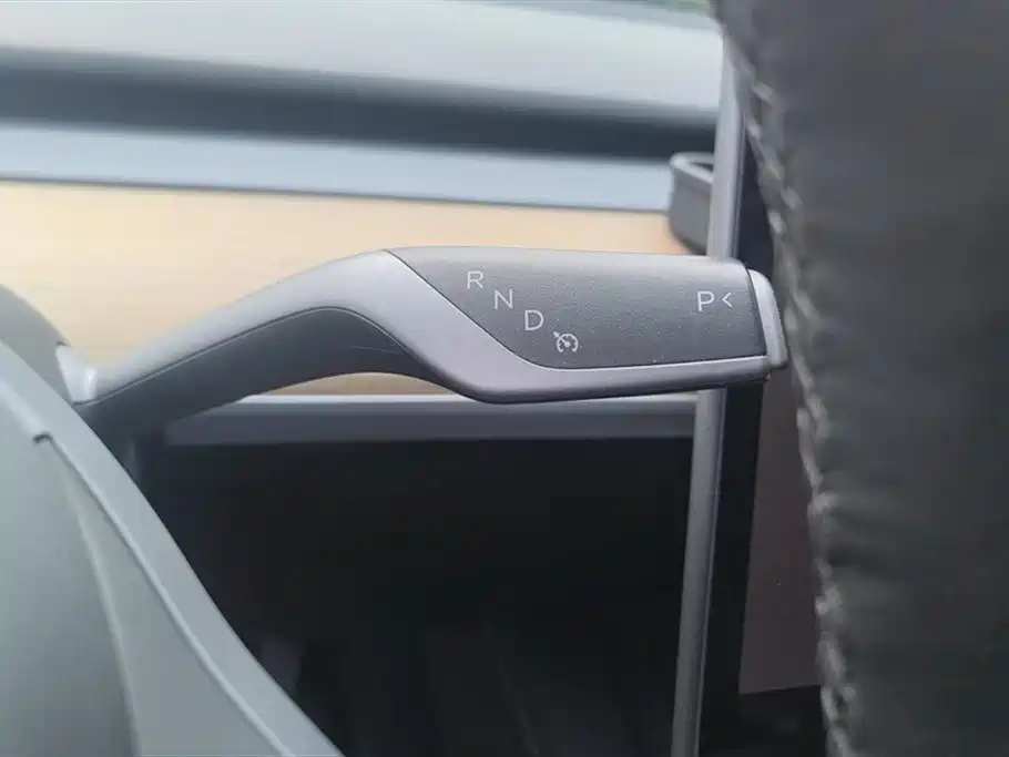 Tesla Model Y 2022 — фото 16