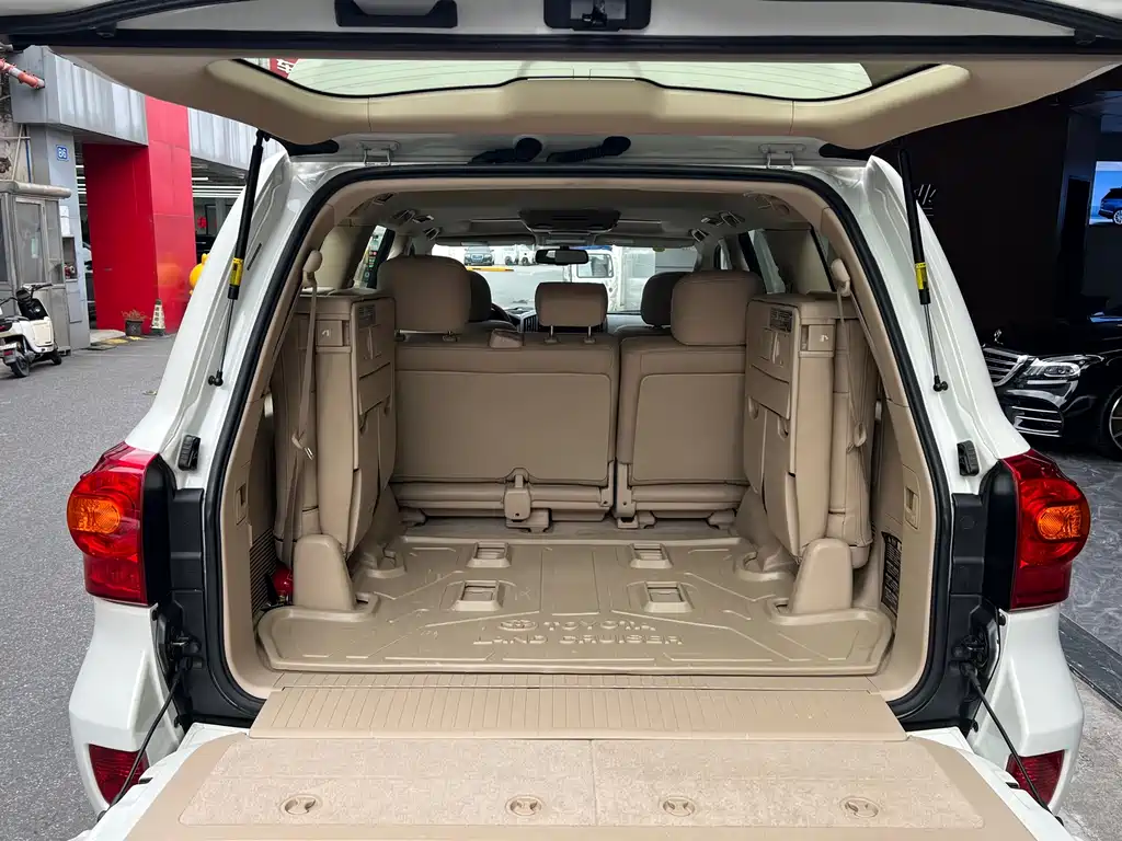 Toyota Land Cruiser 2017 — фото 14