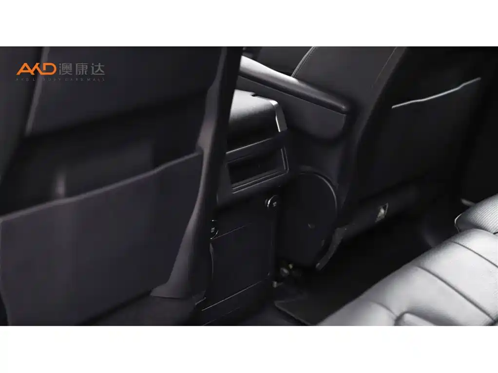 Land Rover Discovery 2019 — фото 9