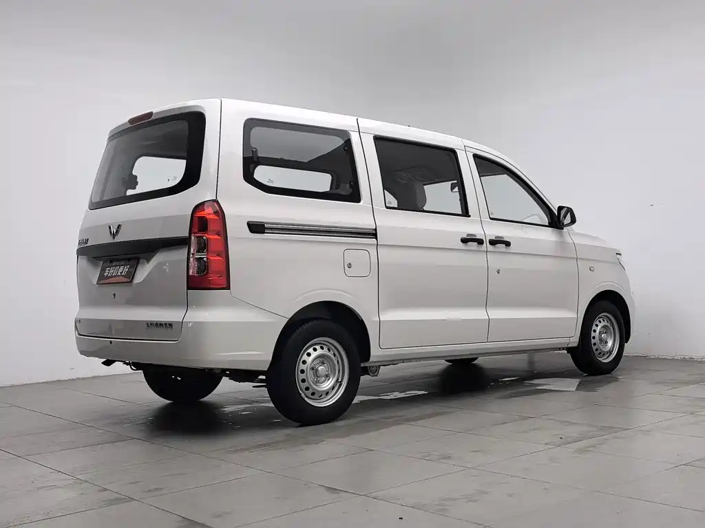 Wuling Hongguang V 2022 — фото 2