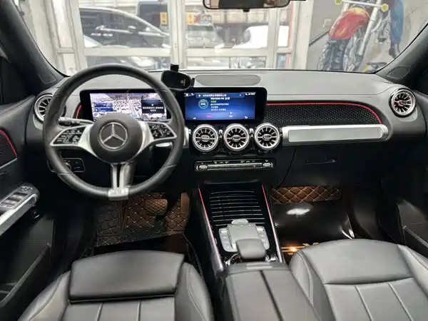 Mercedes-Benz GLB 2024