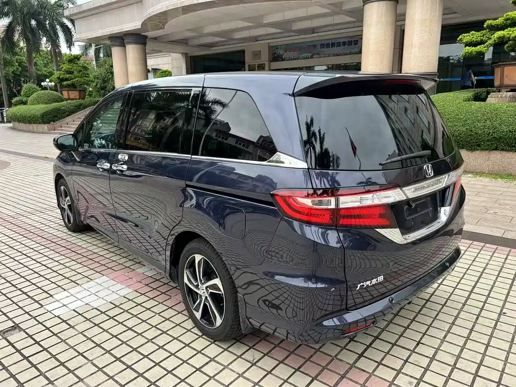 Honda Odyssey 2015 — фото 4