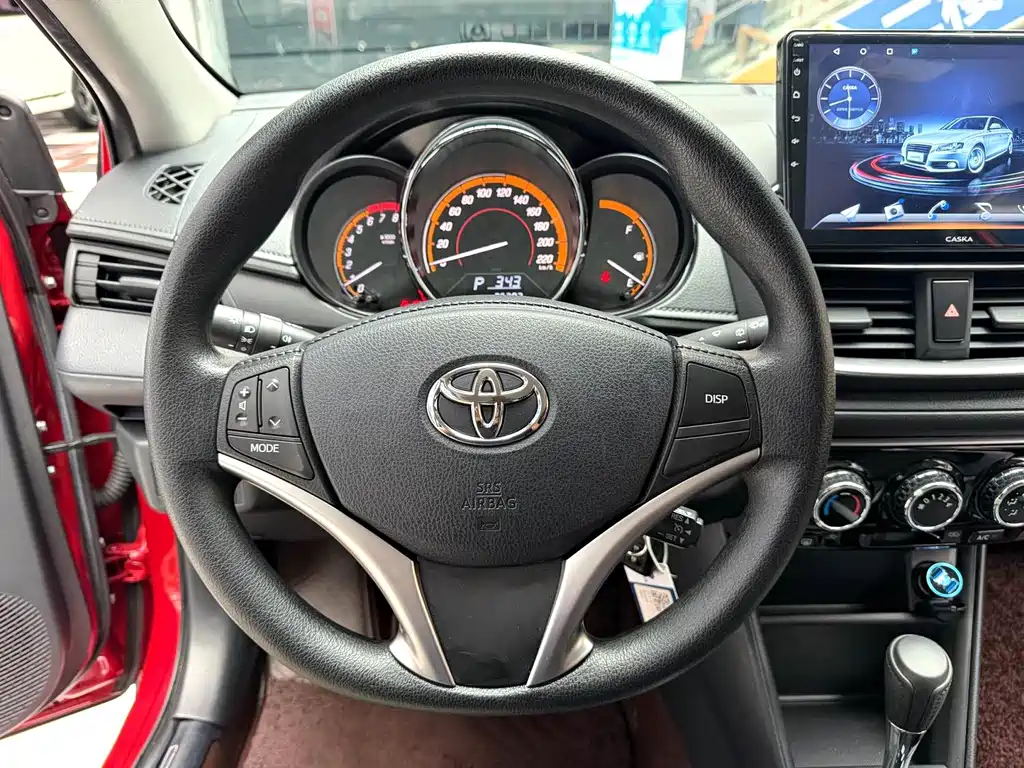 Toyota Yaris L 2022 — фото 6