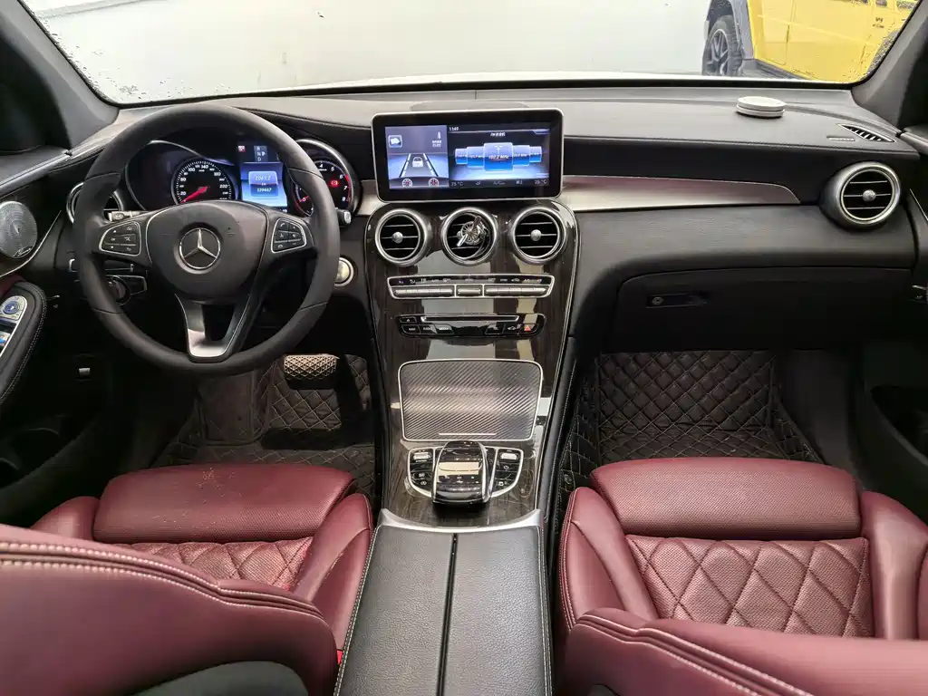 Mercedes-Benz GLC 2017 — фото 14