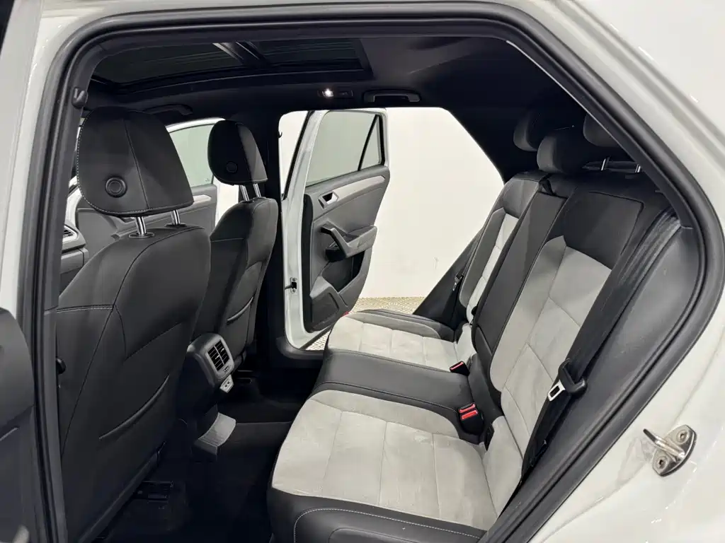 Volkswagen T-Roc 2022 — фото 6