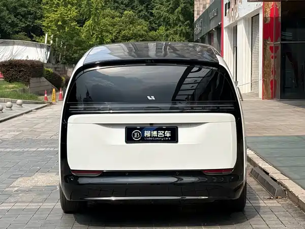 Li Auto MEGA 2025
