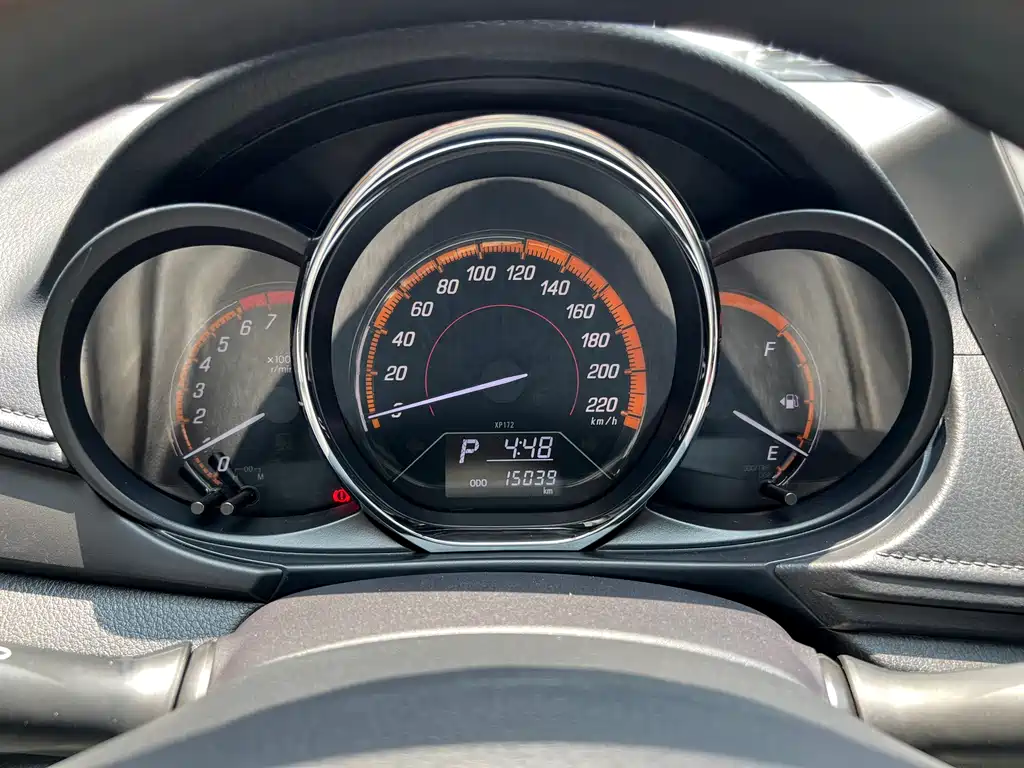 Toyota Yaris L 2022 — фото 8