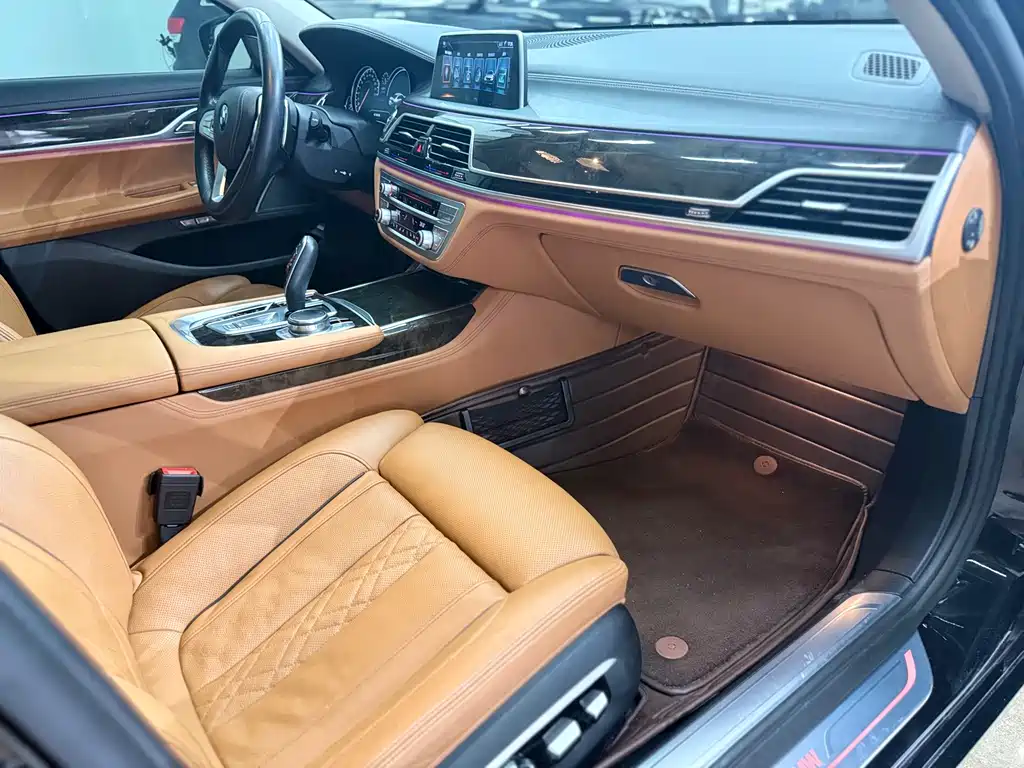 BMW 7 Series 2016 — фото 13