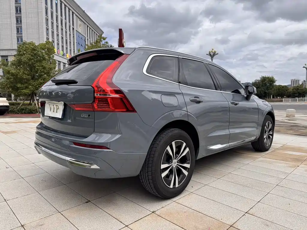Volvo XC60 2022 — фото 15