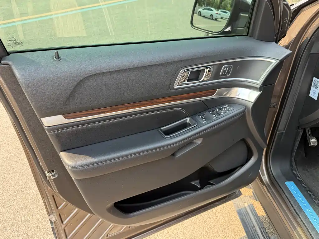 Ford Explorer 2016 — фото 11