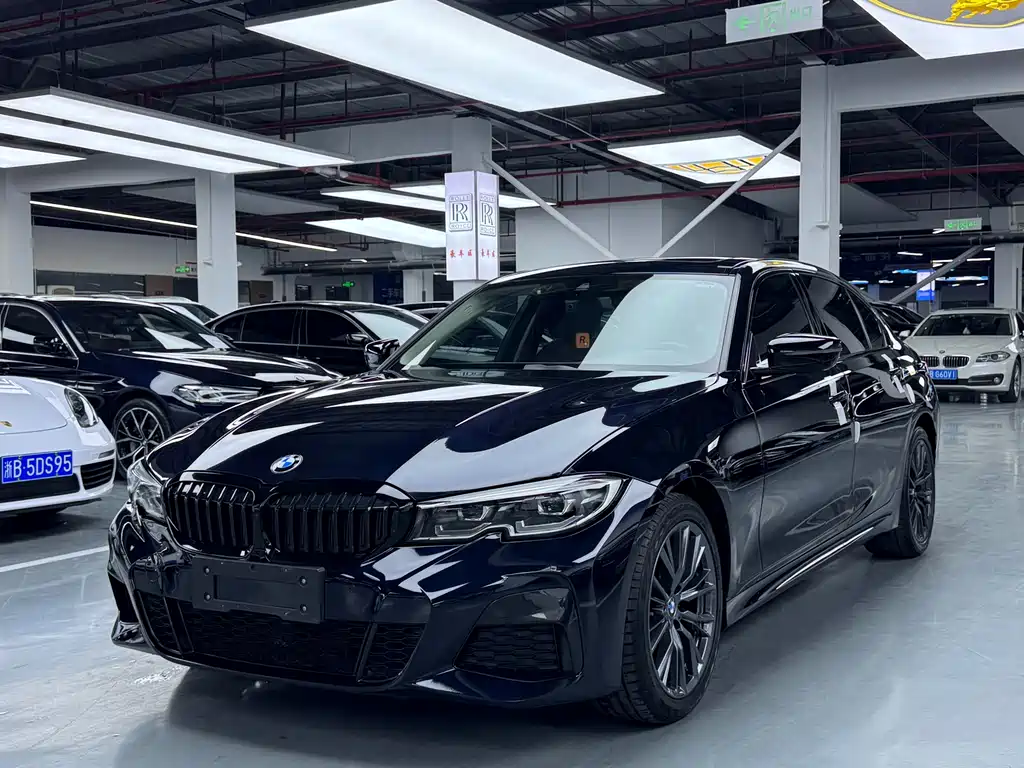 BMW 3 Series 2021 — фото 1