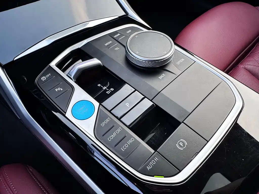 BMW i3 2024 — фото 11