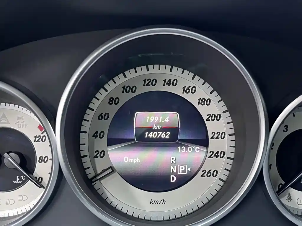 Mercedes-Benz E-Class 2014 — фото 11