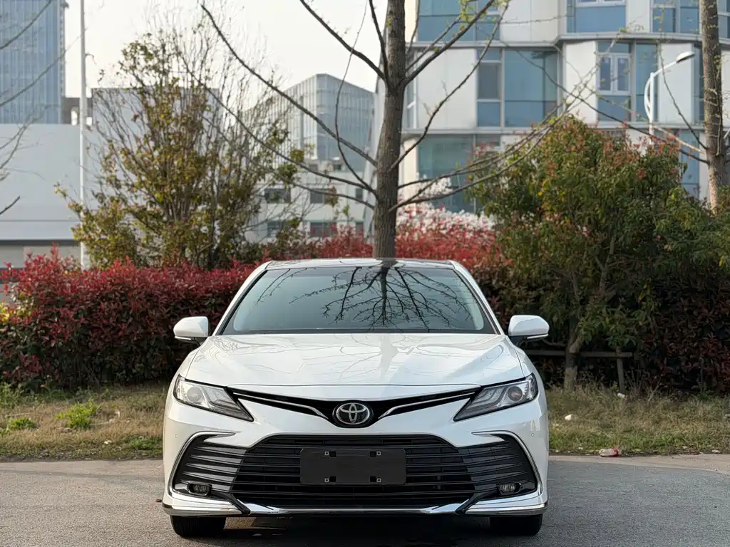 Toyota Camry 2026 — фото 2