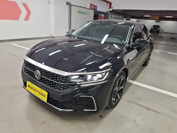 Volkswagen Passat 2023
