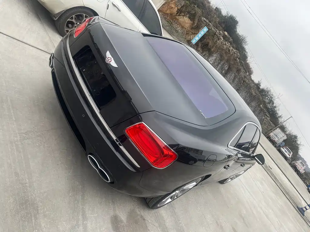 Bentley Flying Spur 2019 — фото 11