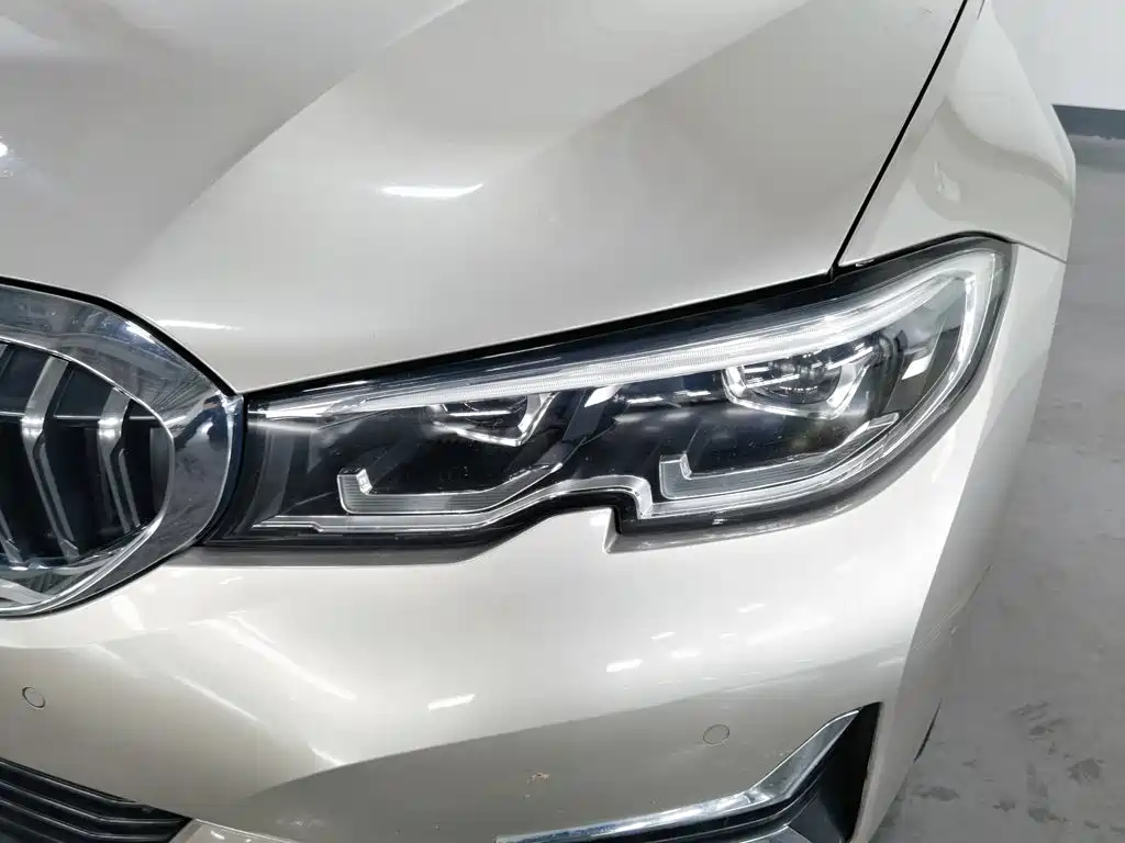 BMW 3 Series 2019 — фото 7
