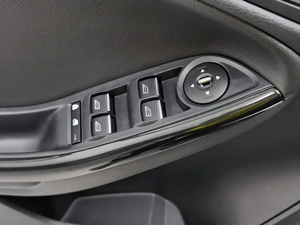 Ford Focus 2016 — фото 9