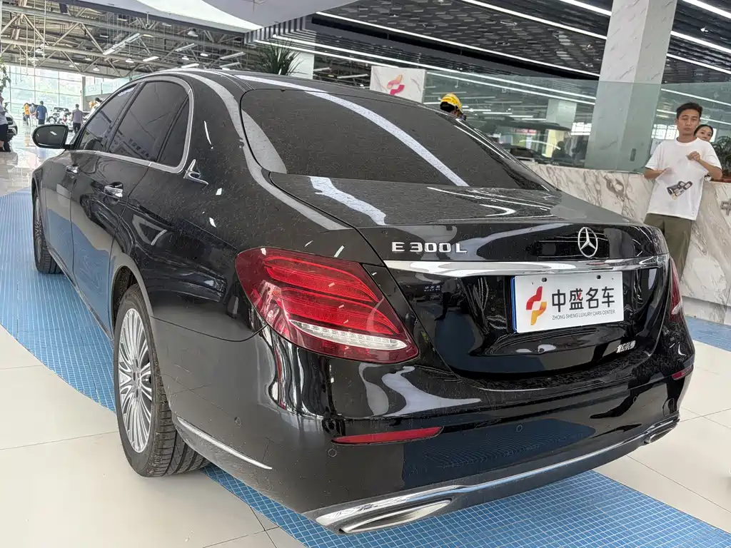 Mercedes-Benz E-Class 2020 — фото 16