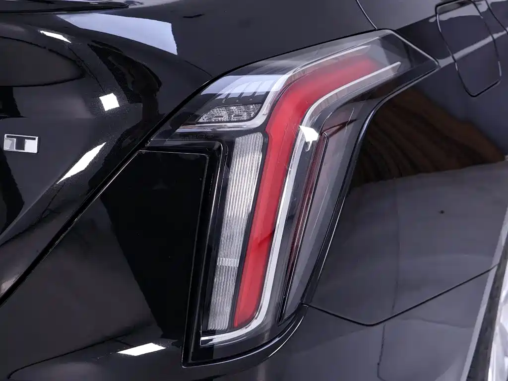 Cadillac CT4 2022 — фото 9