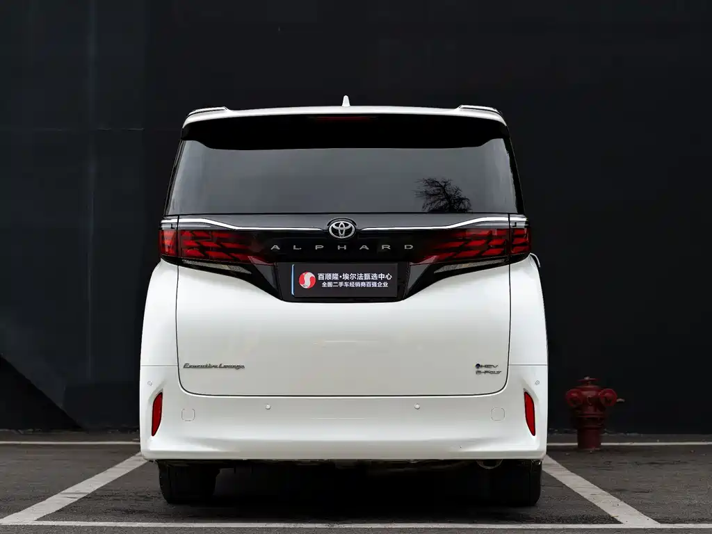 Toyota Alphard 2024 — фото 15
