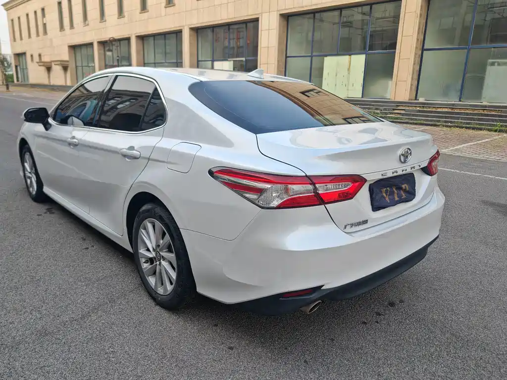 Toyota Camry 2022 — фото 21
