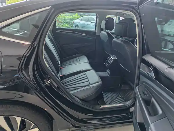 Volkswagen Passat 2024