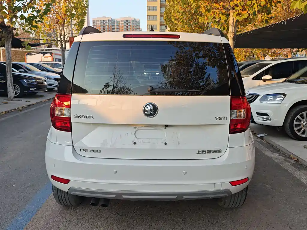 Skoda Yeti 2017 — фото 15