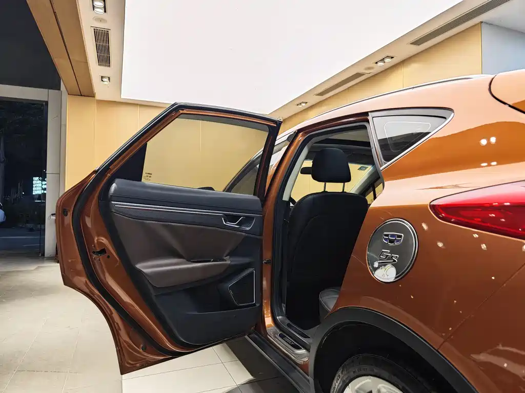 Geely Emgrand GS 2016 — фото 20