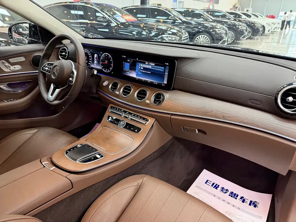 Mercedes-Benz E-Class 2020 — фото 20