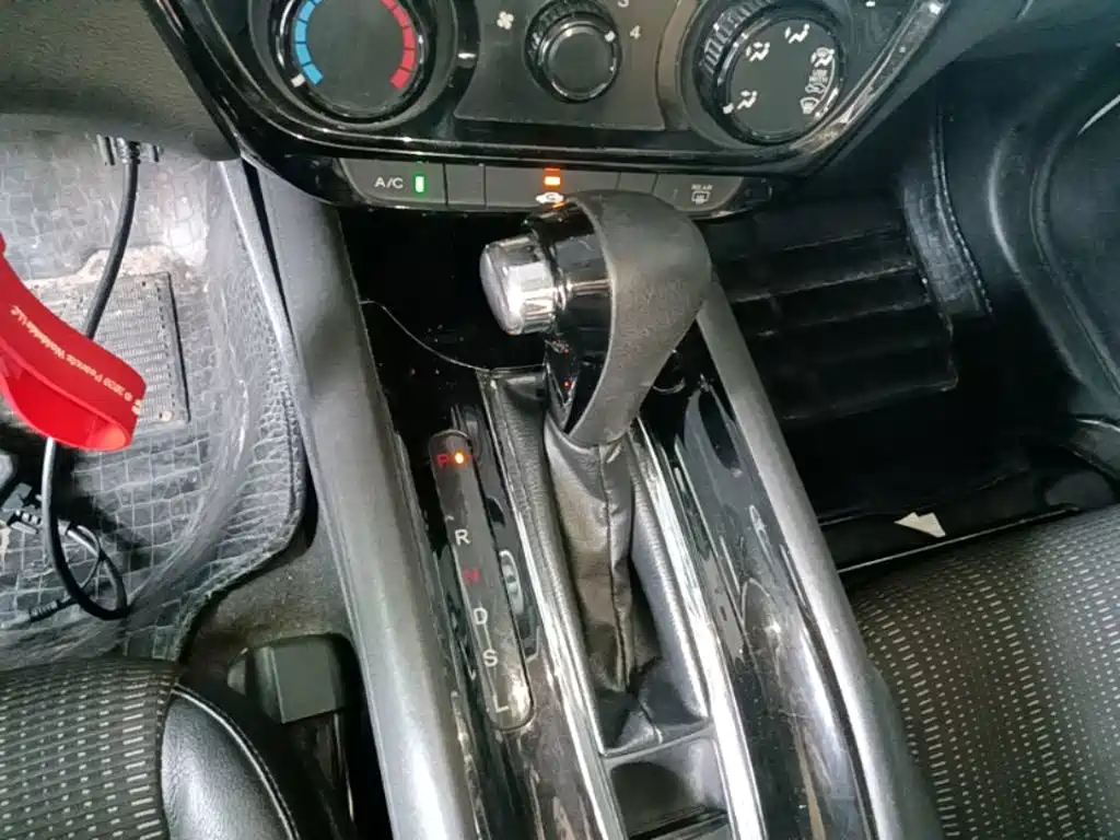 Honda Vezel 2015 — фото 14