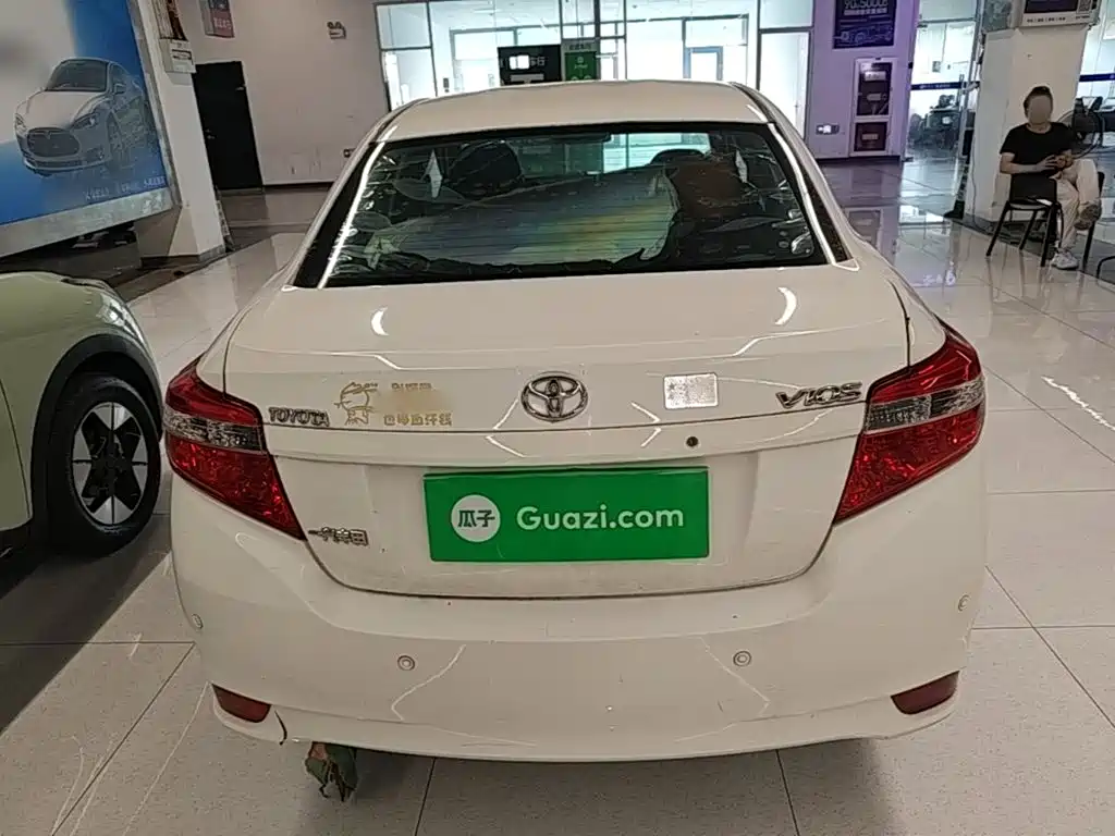 Toyota Vios 2015 — фото 6