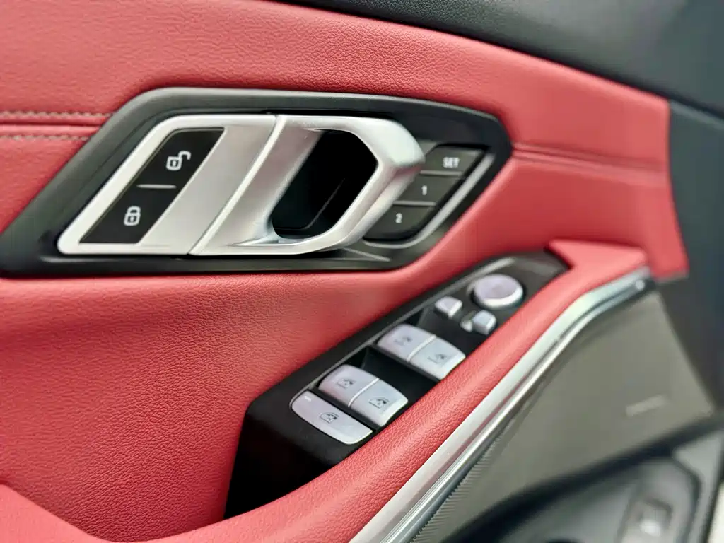 BMW 3 Series 2023 — фото 10