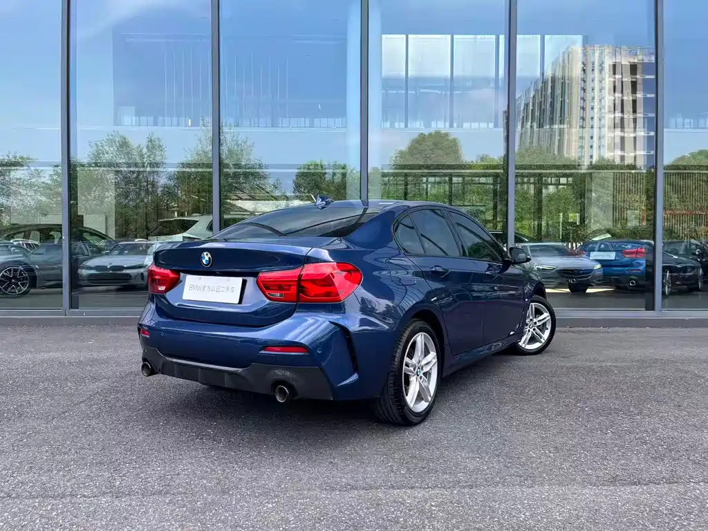 BMW 1 Series 2021