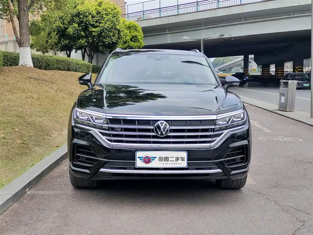 Volkswagen Touareg 2023 — фото 2