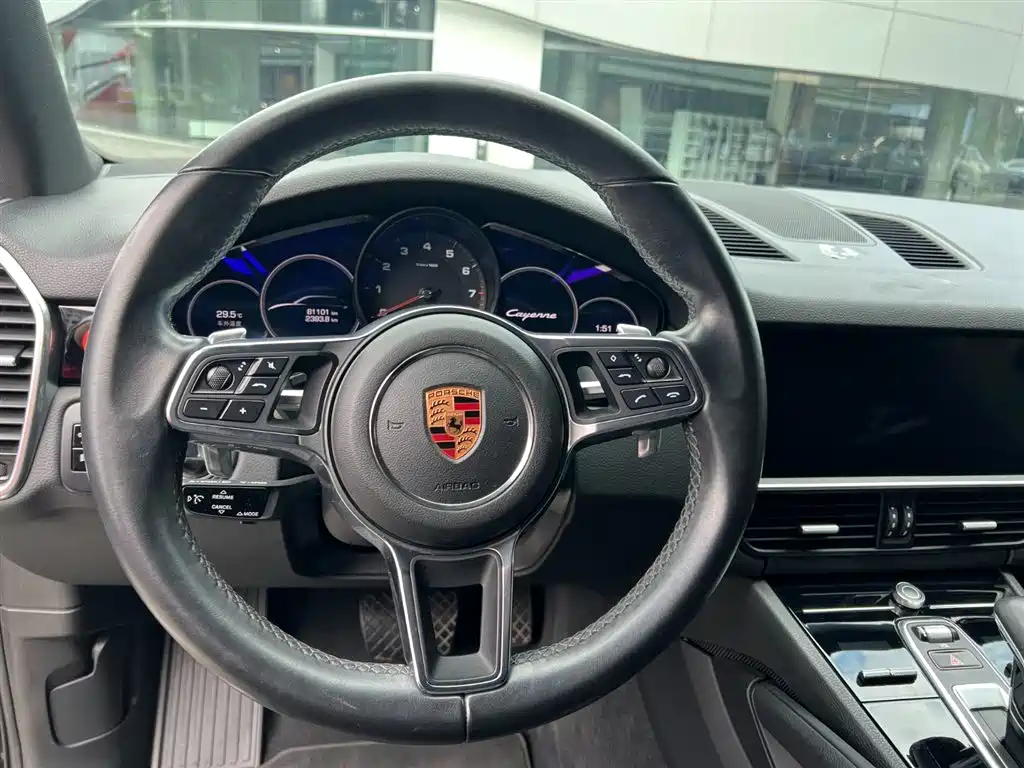 Porsche Cayenne 2018 — фото 12