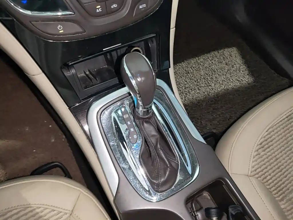 Buick Regal 2015 — фото 14