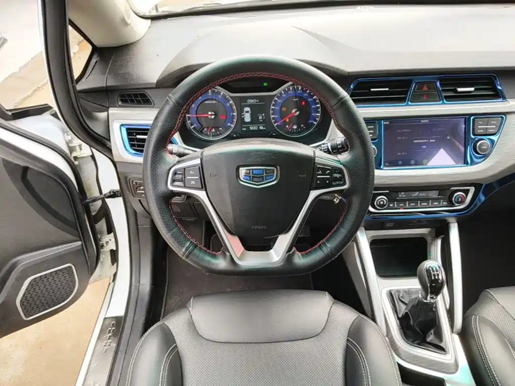 Geely Vision X3 2018 — фото 11