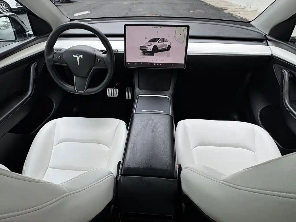 Tesla Model Y 2023 — фото 9