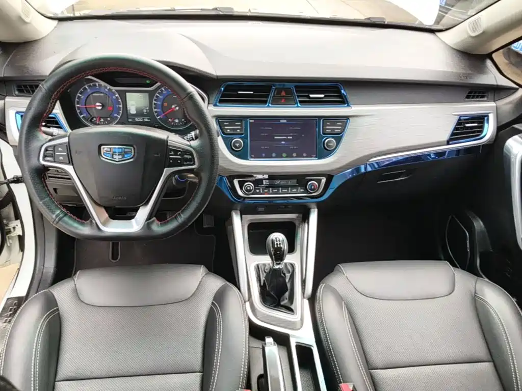 Geely Vision X3 2018 — фото 10